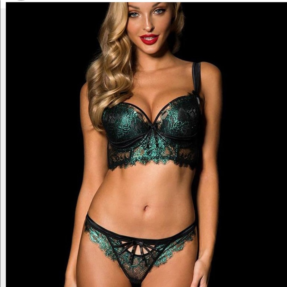 Emerald green lingerie set
